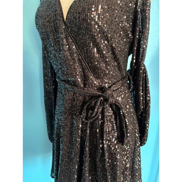 NWT BARDOT Black Sequined Short LBD Dress Cross-Front US 4 EU 36 RTL $159.00 - Picture 8 of 9